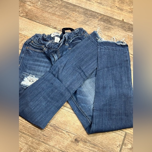 Jeans​ - Picture 8 of 11